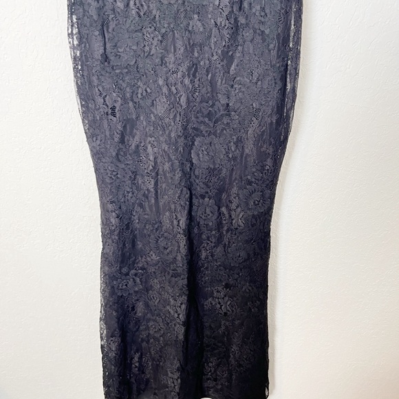 Badgley Mischka Black Lace Column Gown - Picture 4 of 7